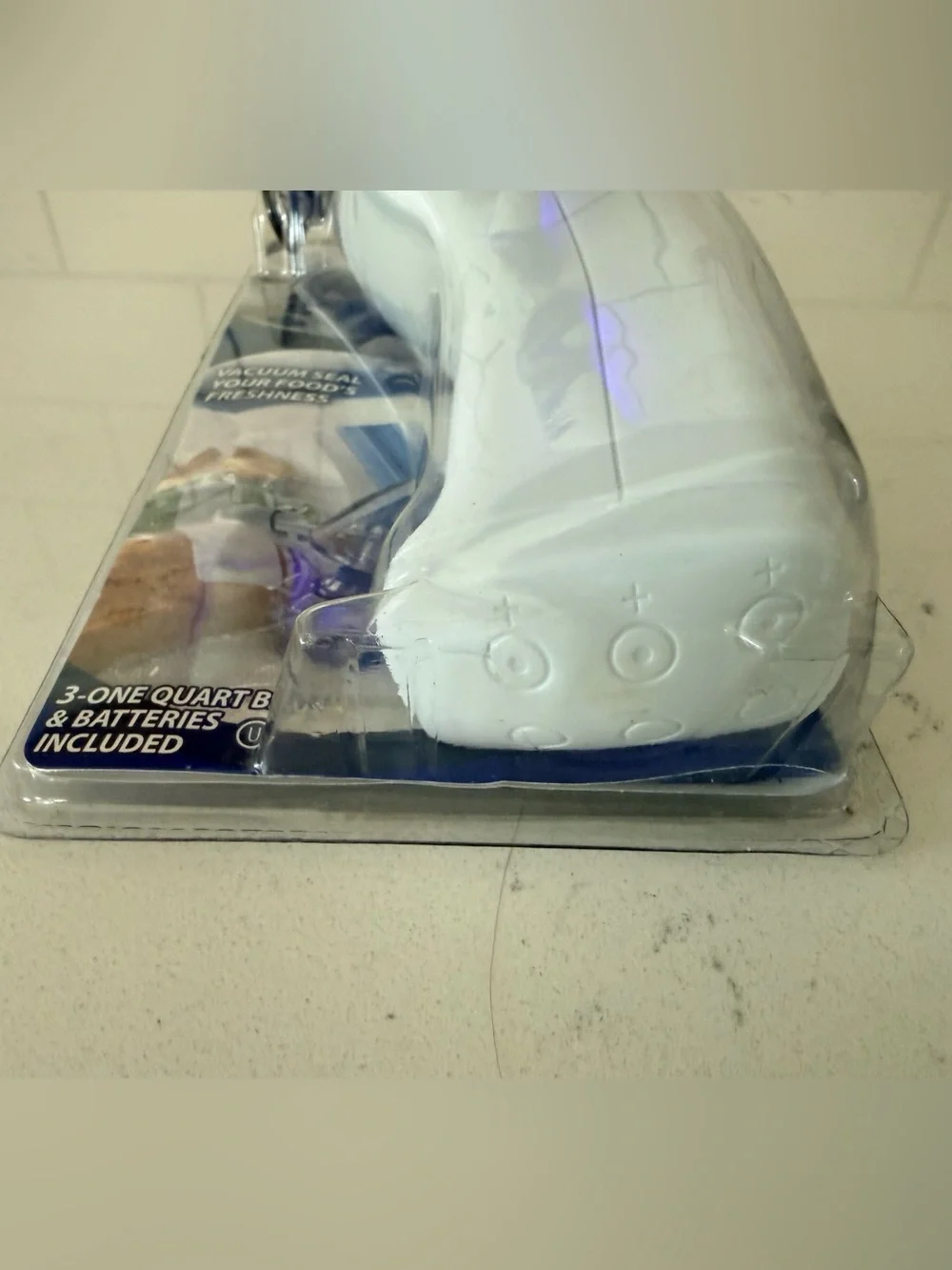 New In Package Reynolds Handi-Vac Vacuum-Sealing Starter Kit Bag Batteries